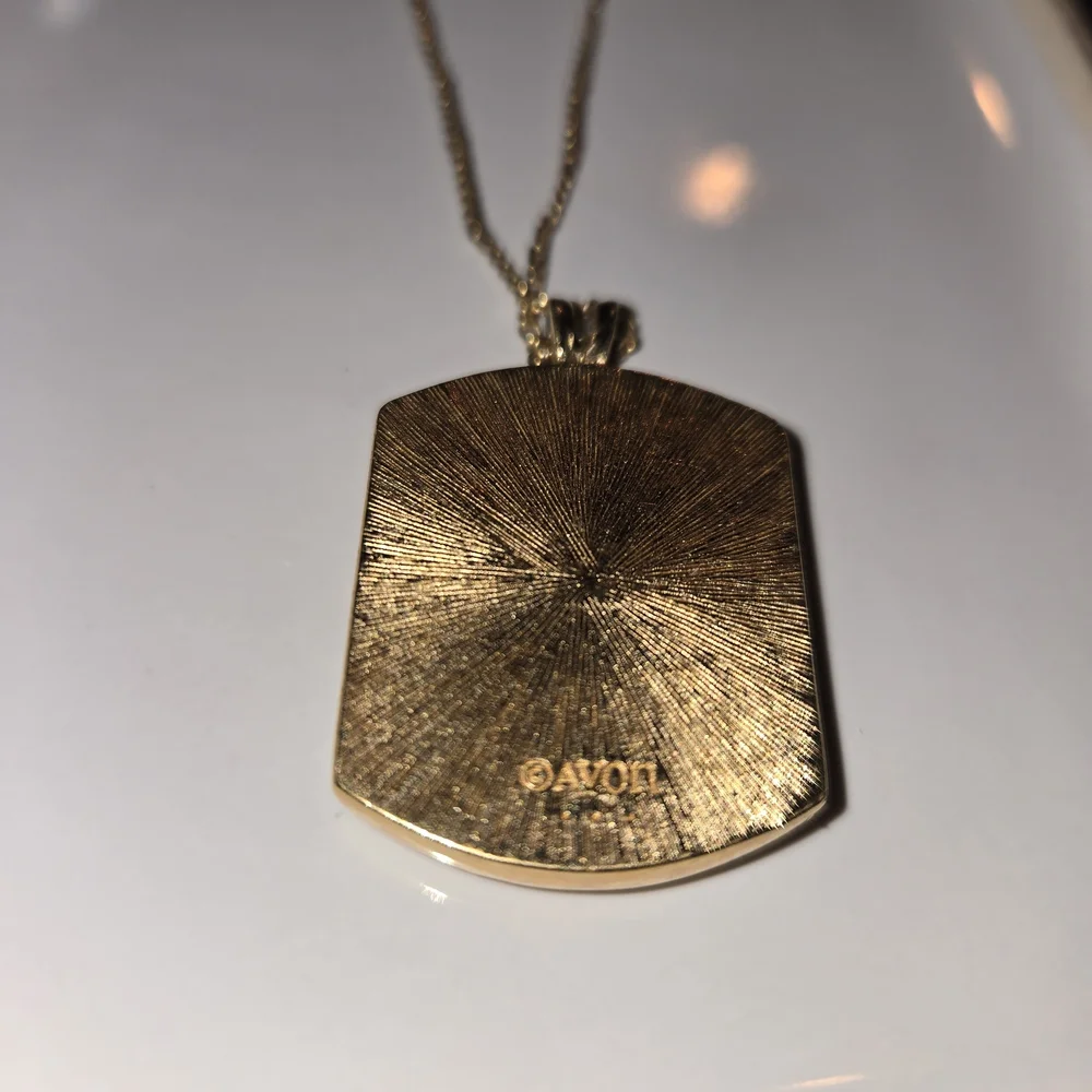 Avon Gold Tone Pendant Necklace with Yellow Floral Ceramic Tile